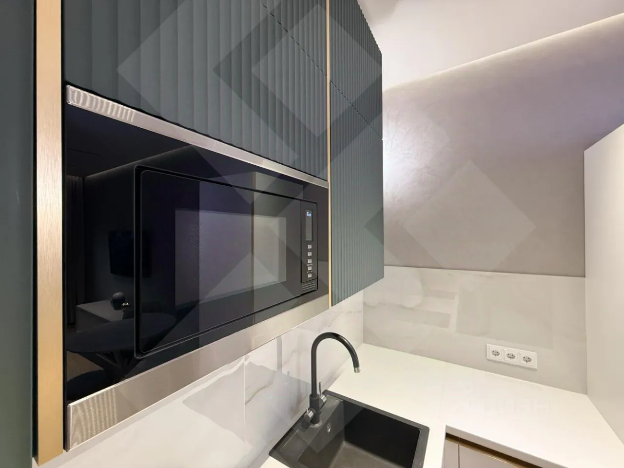 2-комн. квартира, 70 м², 6/27 этаж