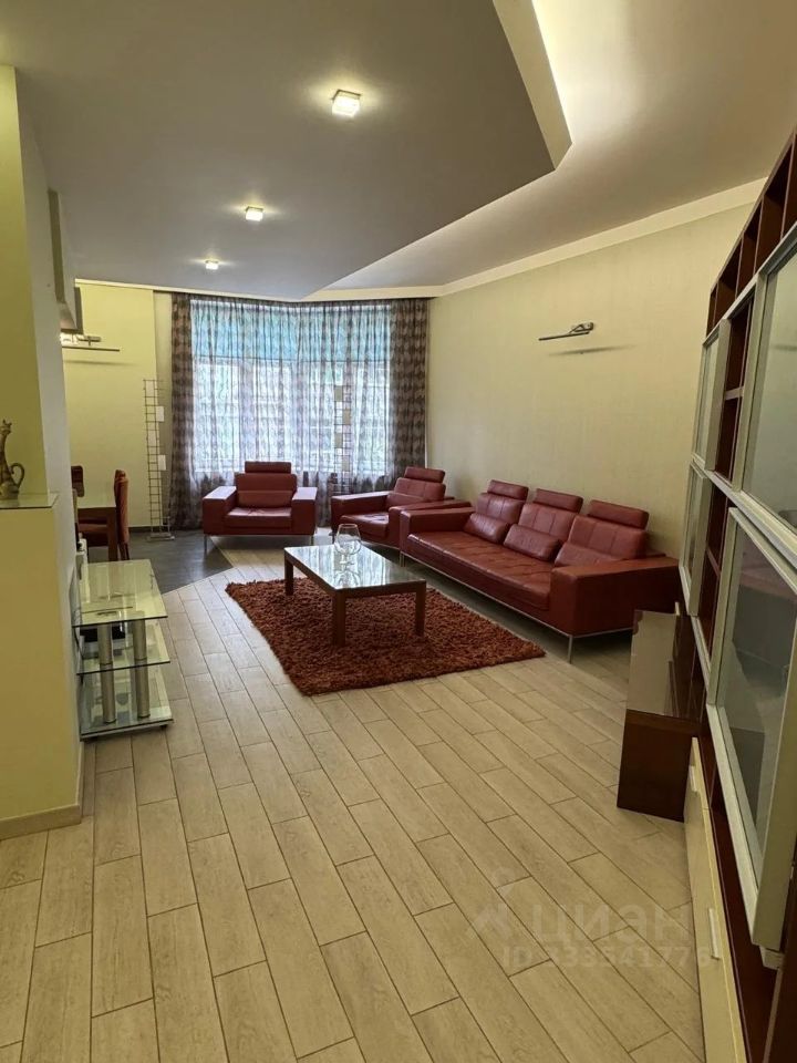 2-комн. квартира, 128 м², 4/10 этаж