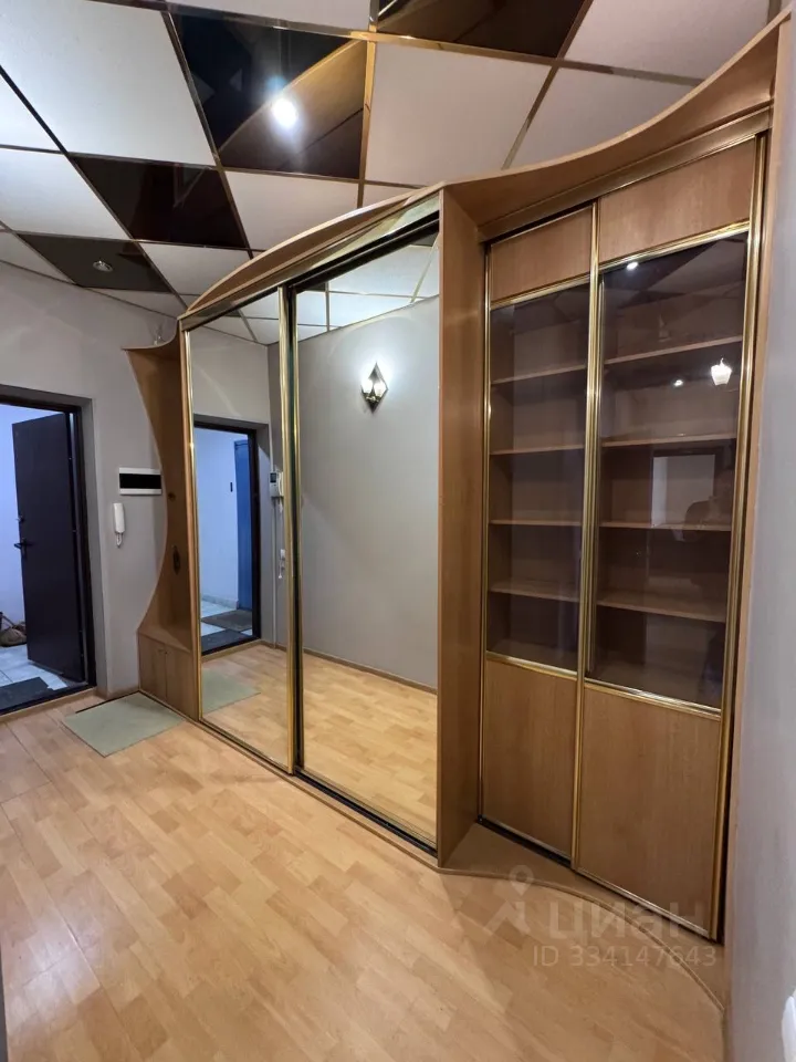 2-комн. квартира, 70 м², 7/25 этаж