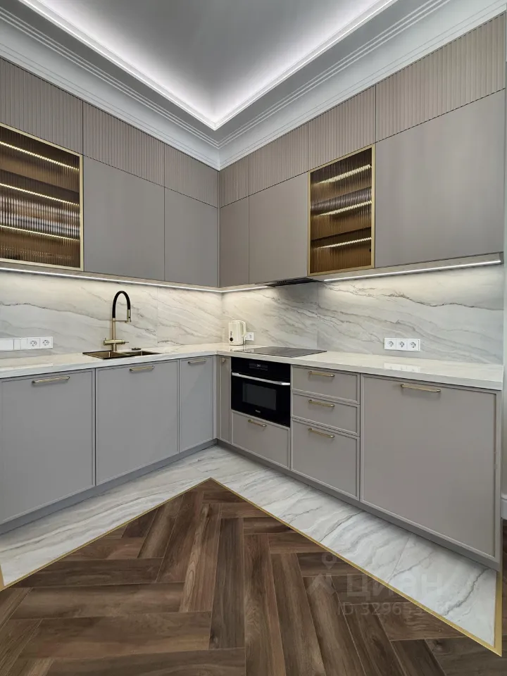 2-комн. квартира, 42 м², 8/23 этаж