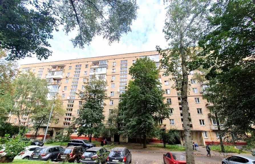 3-комн. квартира, 50 м², 1/9 этаж
