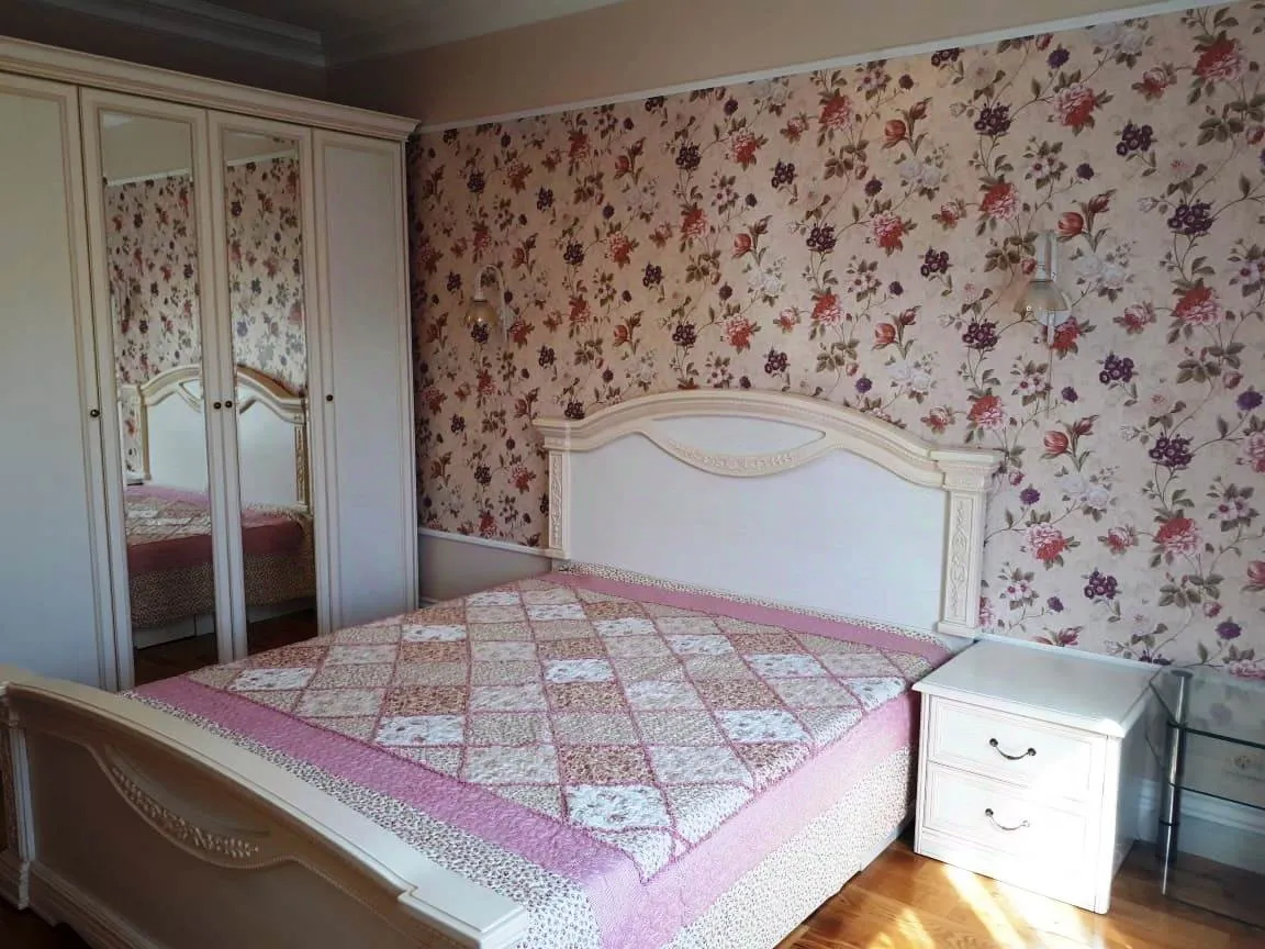 2-комн. квартира, 70 м², 4/22 этаж