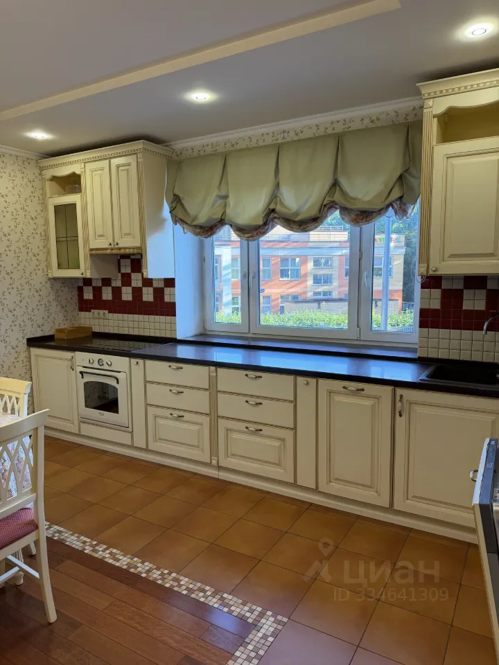 3-комн. квартира, 97,7 м², 2/18 этаж