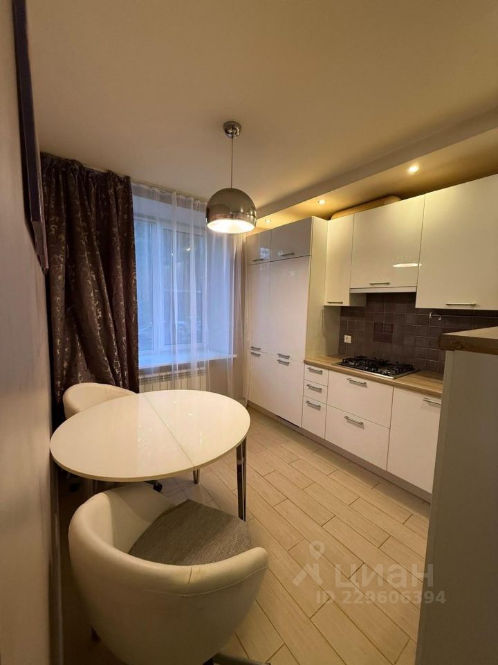 1-комн. квартира, 38 м², 1/8 этаж