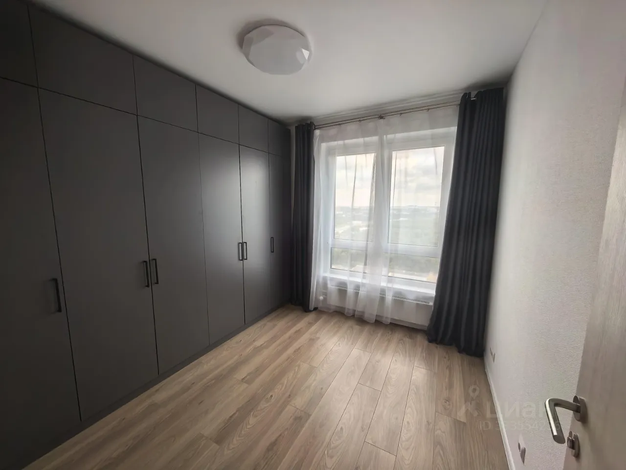 3-комн. квартира, 80,2 м², 33/33 этаж