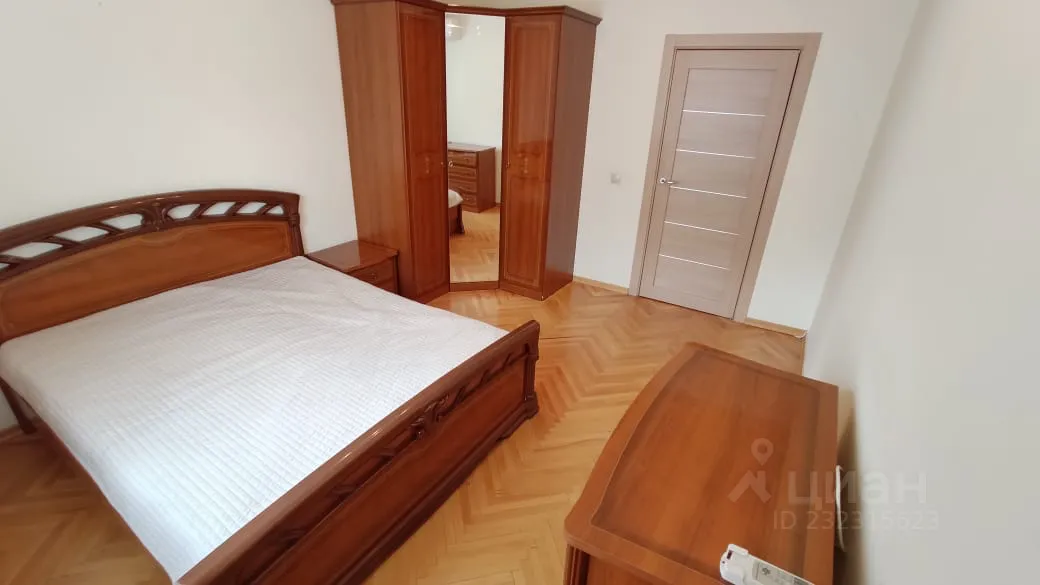 2-комн. квартира, 54 м², 3/16 этаж
