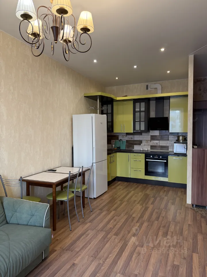 2-комн. квартира, 42 м², 15/25 этаж