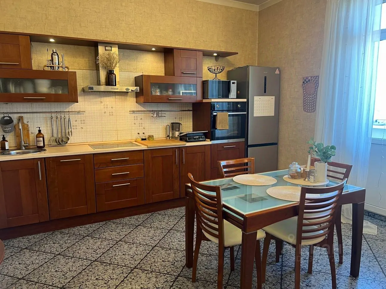 2-комн. квартира, 100 м², 12/16 этаж