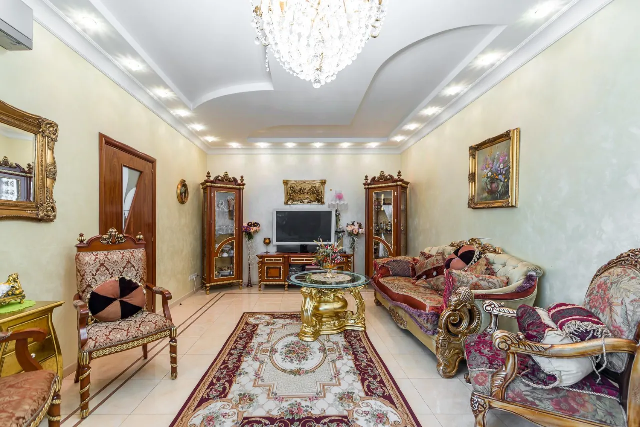 2-комн. квартира, 63 м², 10/33 этаж
