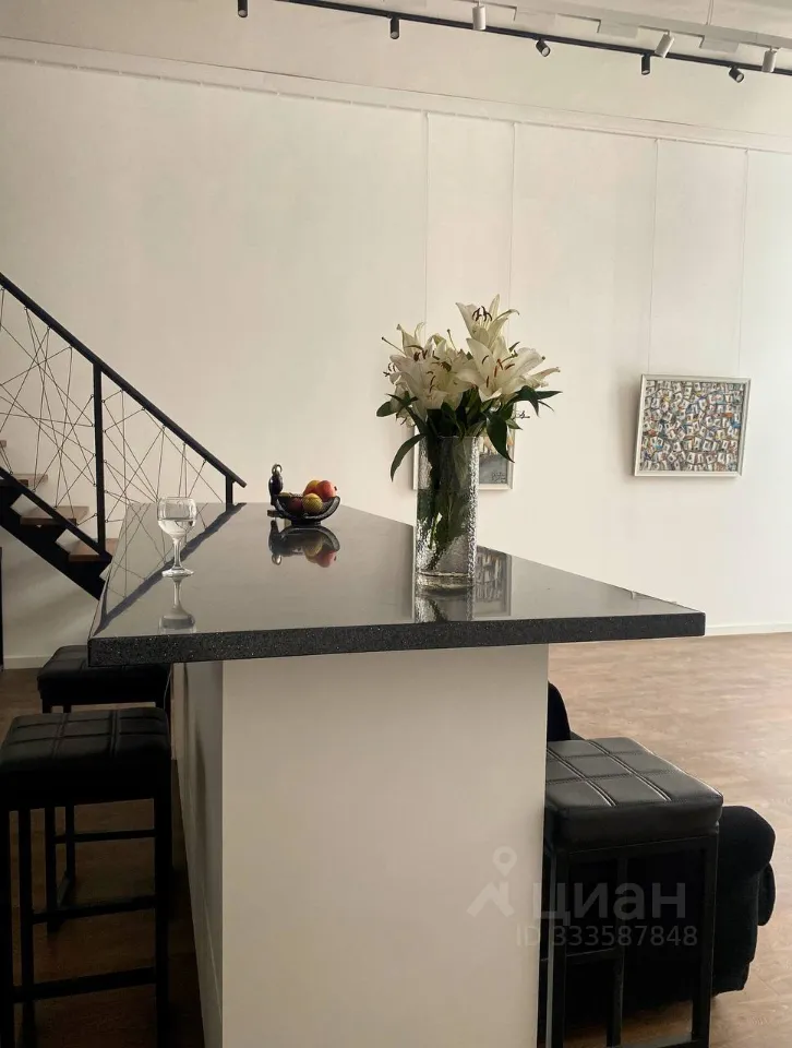 2-комн. квартира, 102 м², 1/33 этаж