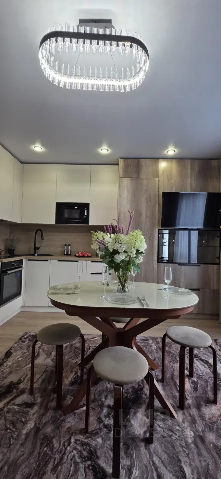 3-комн. квартира, 51 м², 27/33 этаж