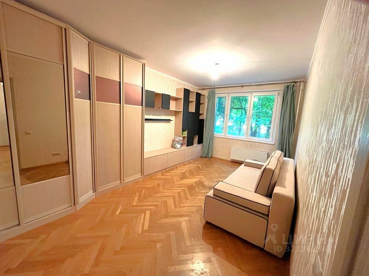 2-комн. квартира, 45 м², 1/9 этаж