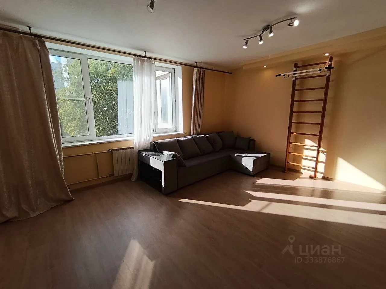 2-комн. квартира, 79 м², 3/24 этаж