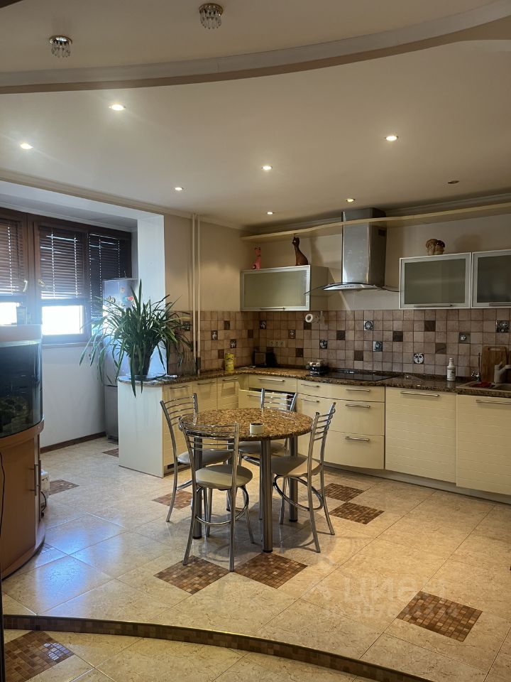 3-комн. квартира, 115 м², 13/17 этаж