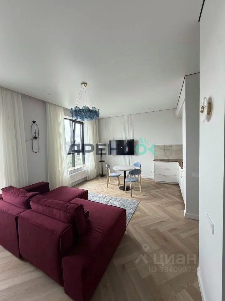 2-комн. квартира, 42 м², 18/24 этаж