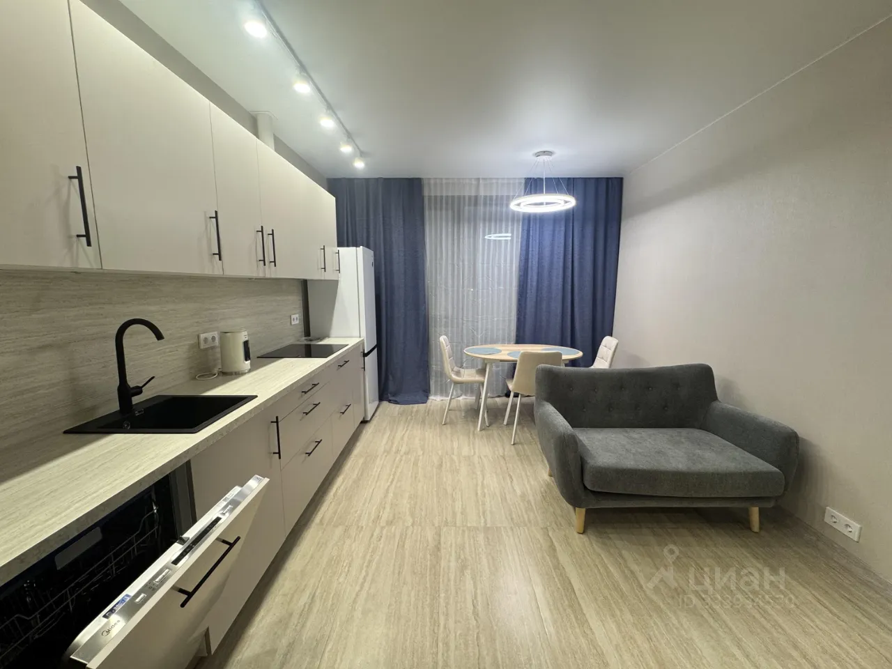 2-комн. квартира, 42,5 м², 12/28 этаж