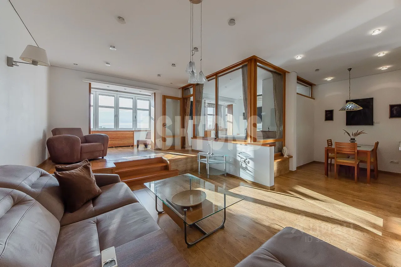 2-комн. квартира, 82 м², 33/44 этаж