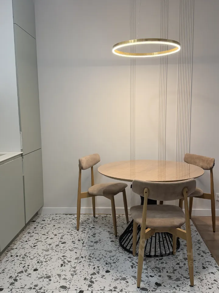 2-комн. квартира, 42 м², 13/33 этаж