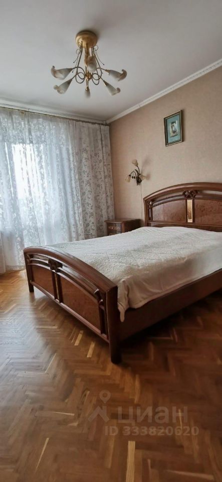 2-комн. квартира, 77 м², 11/22 этаж