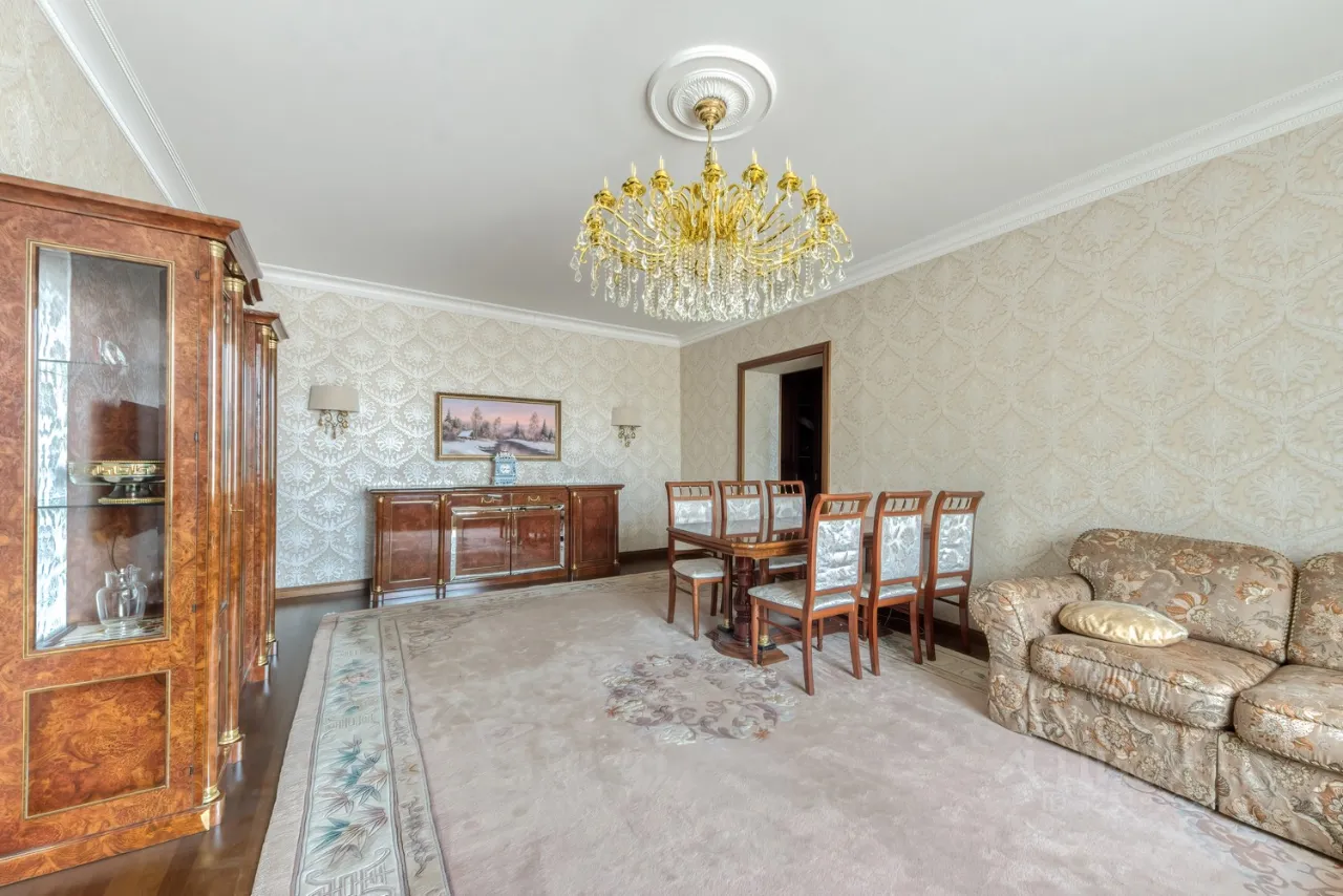 3-комн. квартира, 105 м², 6/14 этаж