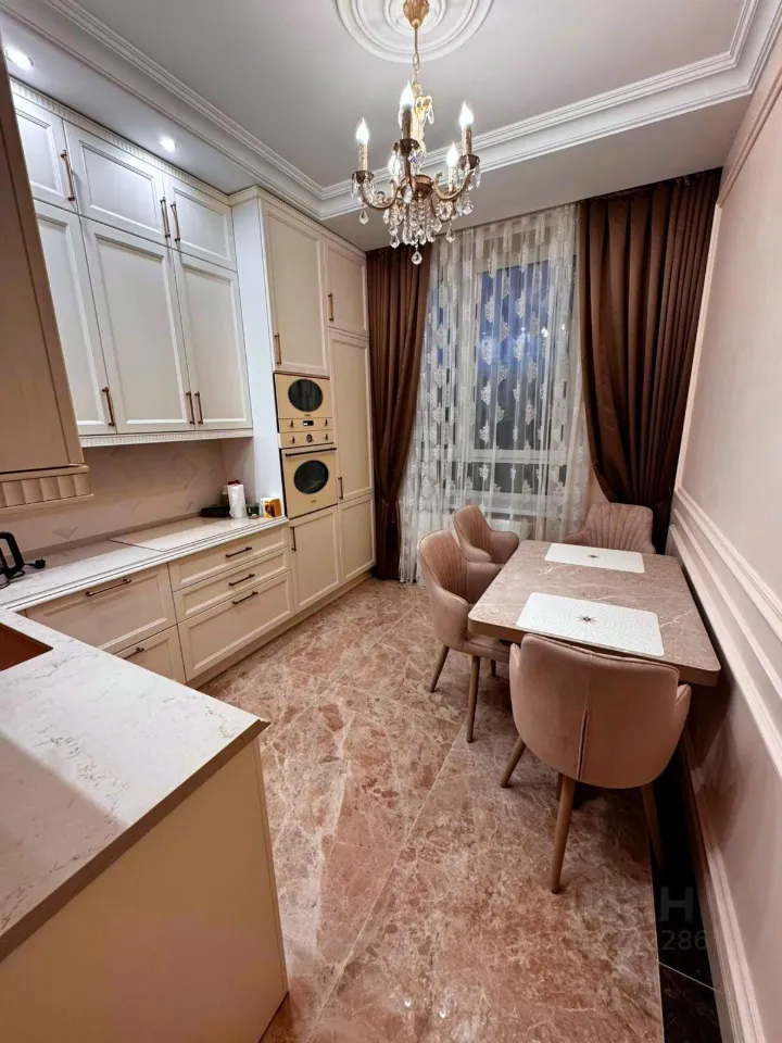 2-комн. квартира, 65 м², 8/19 этаж
