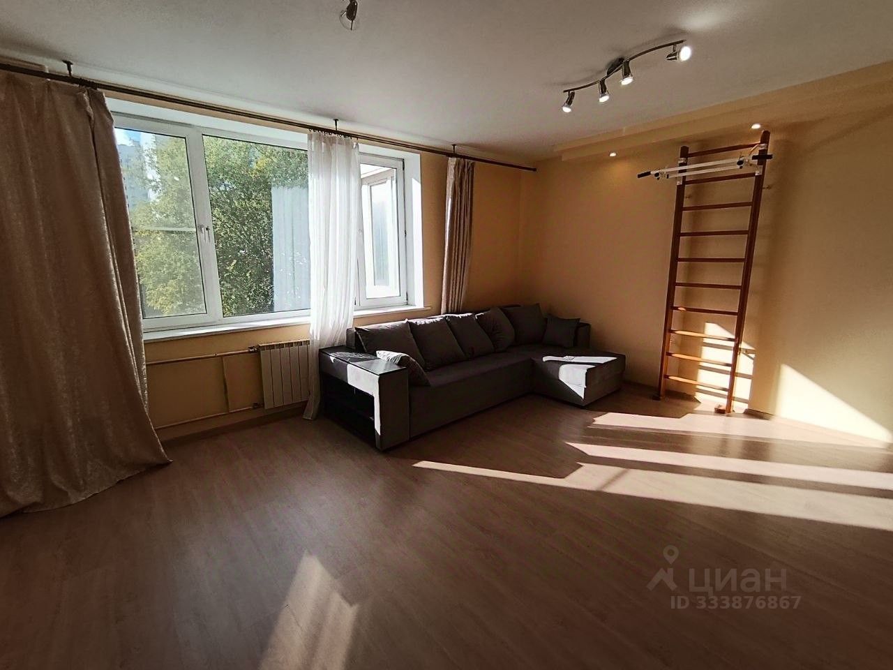 2-комн. квартира, 79 м², 3/24 этаж