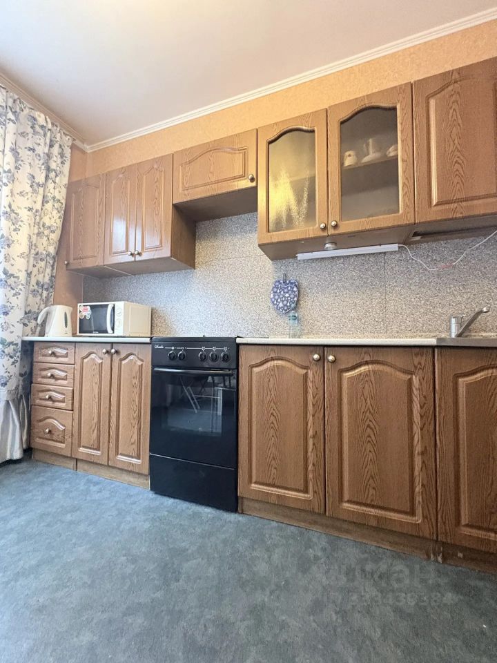 1-комн. квартира, 32 м², 1/10 этаж