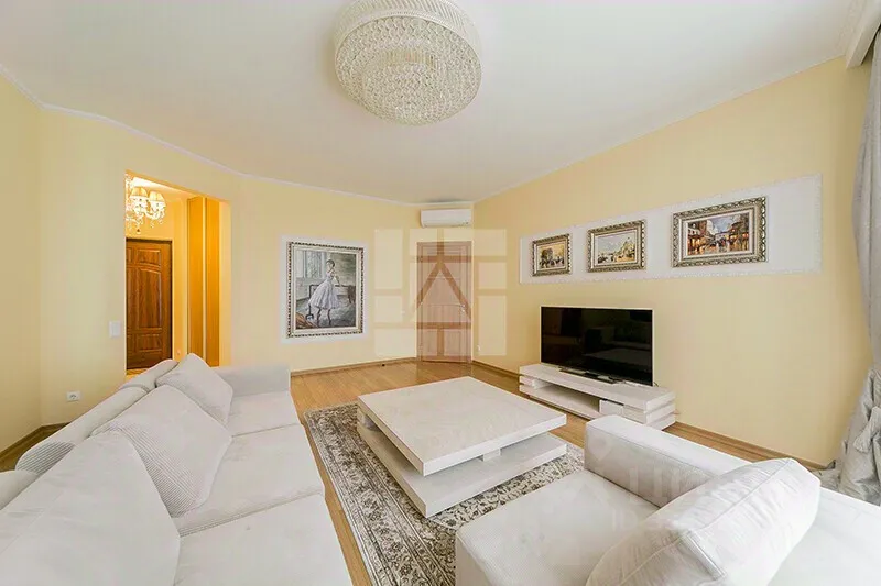 2-комн. квартира, 84 м², 12/22 этаж