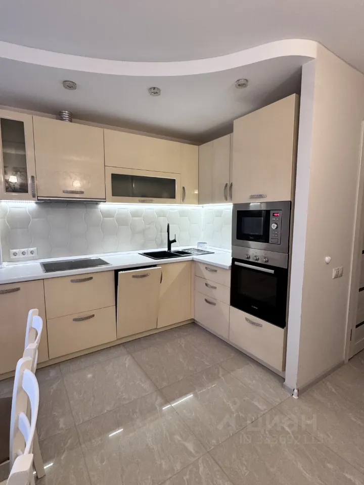 2-комн. квартира, 64 м², 15/17 этаж