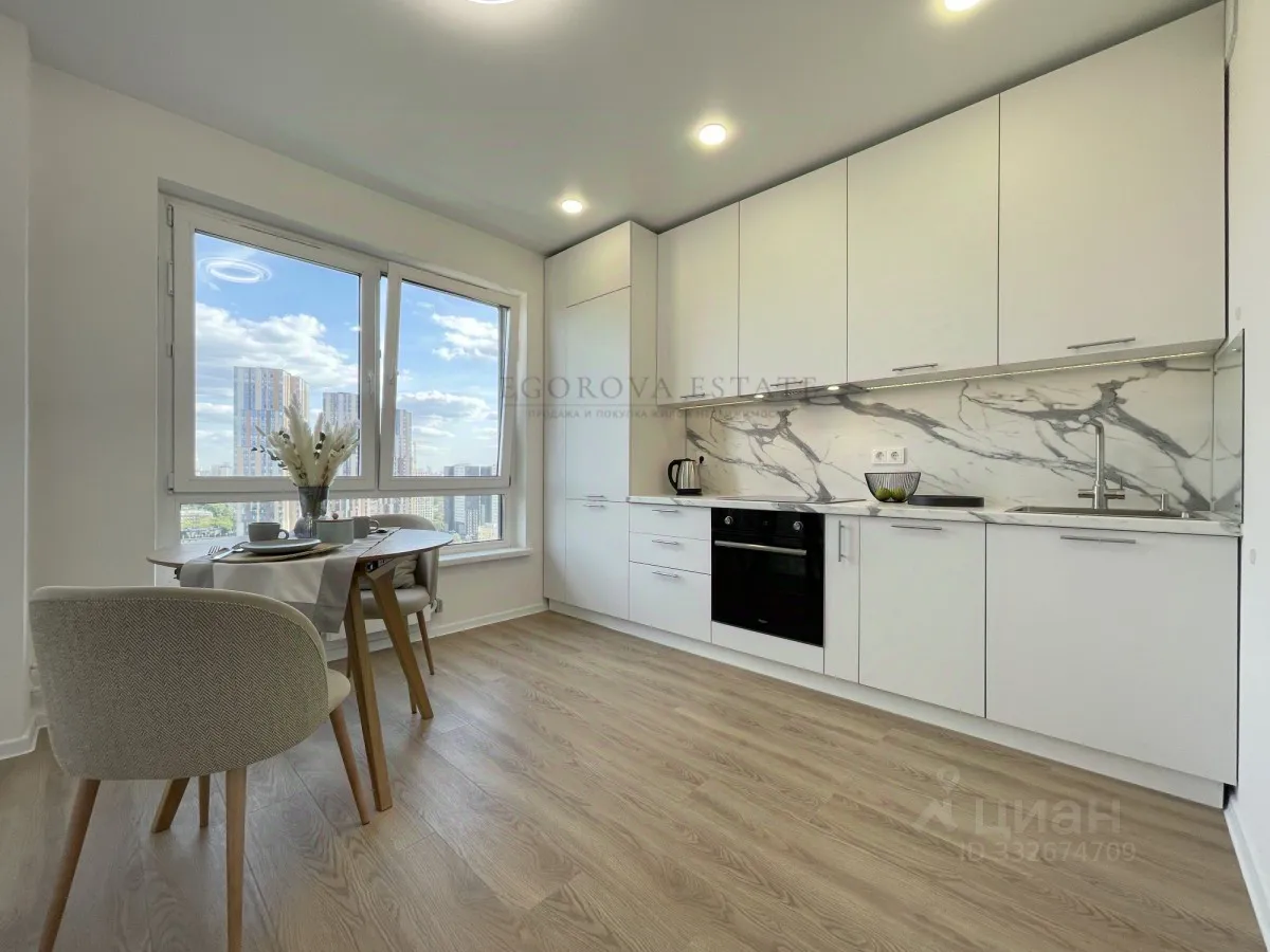 2-комн. квартира, 51 м², 23/32 этаж