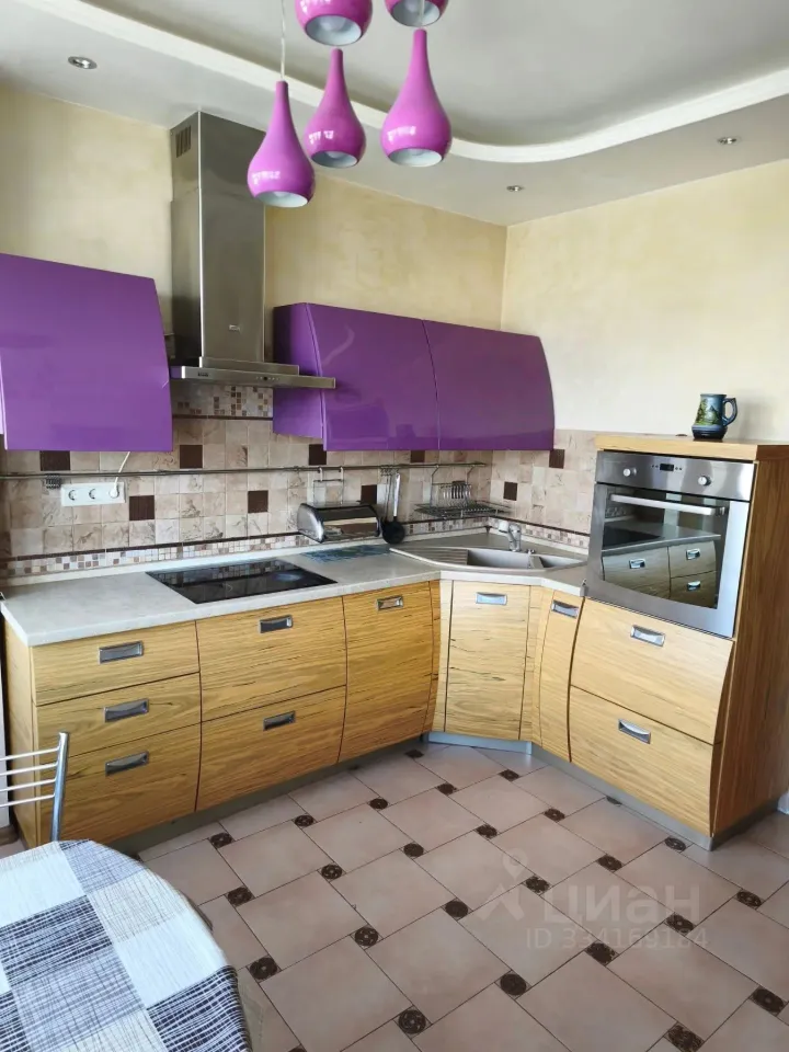 2-комн. квартира, 64 м², 12/17 этаж