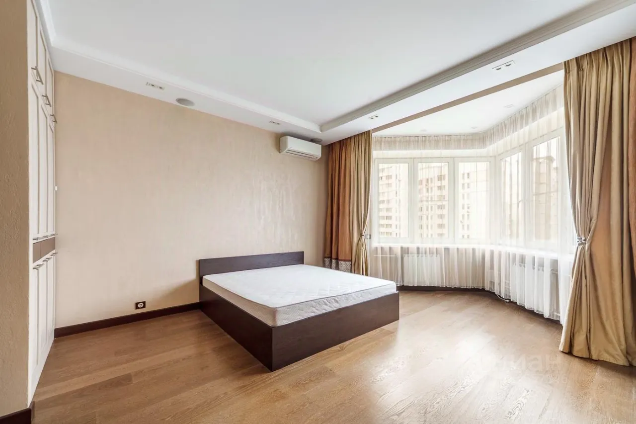 2-комн. квартира, 82,5 м², 5/18 этаж