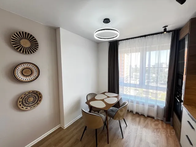 2-комн. квартира, 55 м², 11/33 этаж