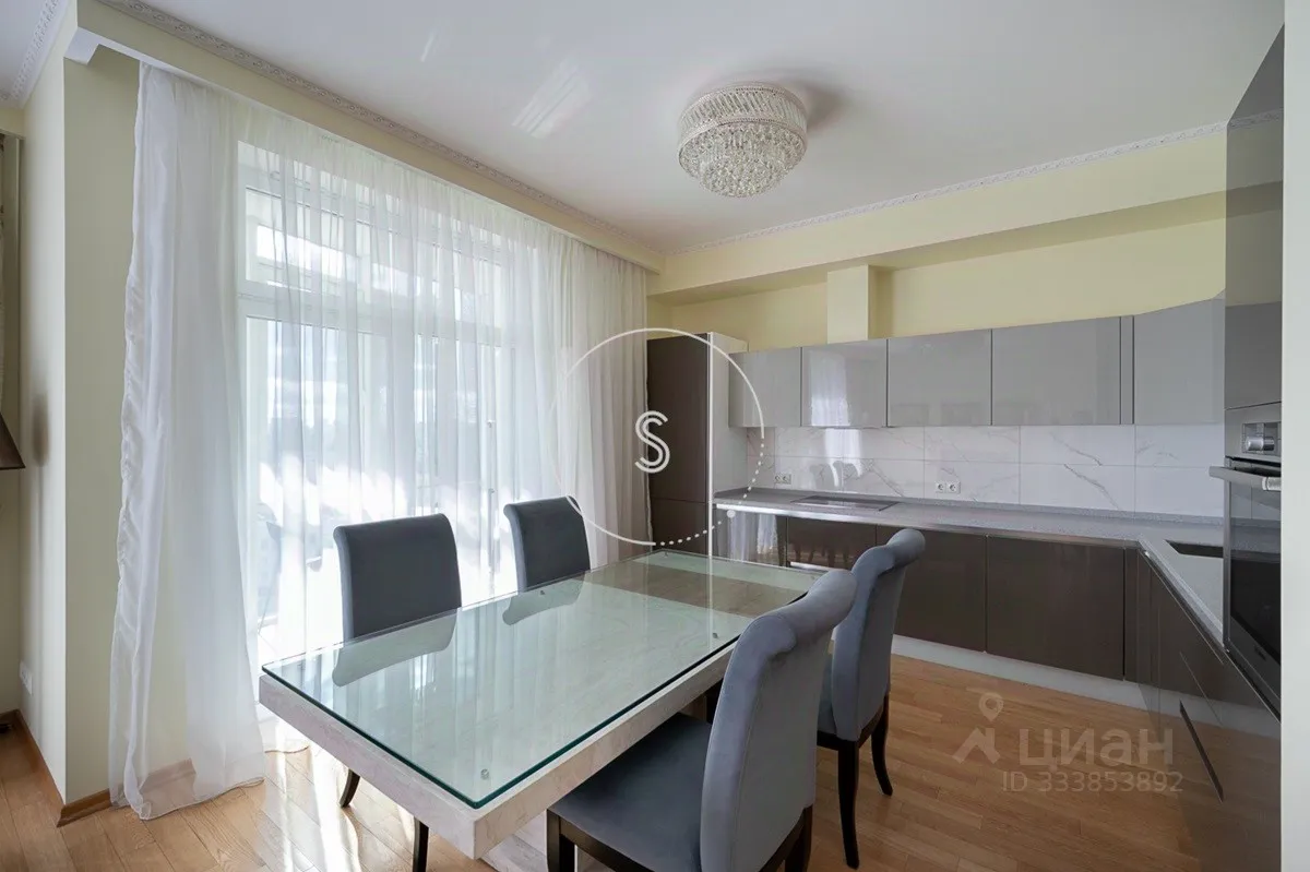 2-комн. квартира, 87 м², 12/22 этаж