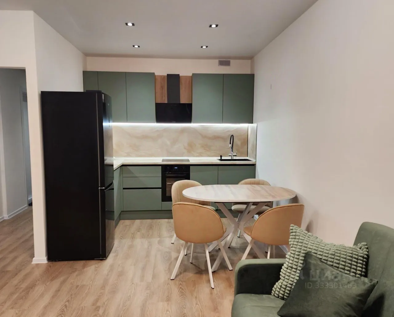 3-комн. квартира, 79,7 м², 20/33 этаж