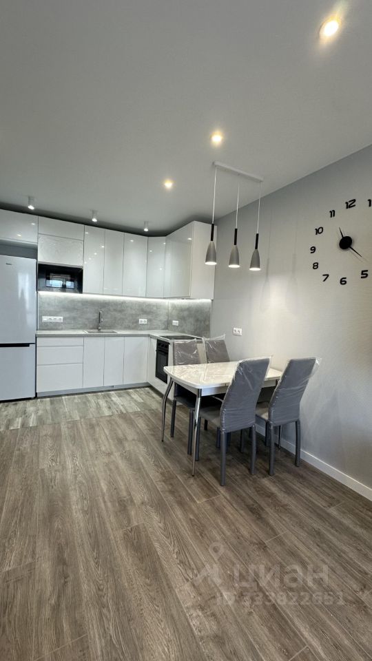 2-комн. квартира, 44 м², 30/32 этаж