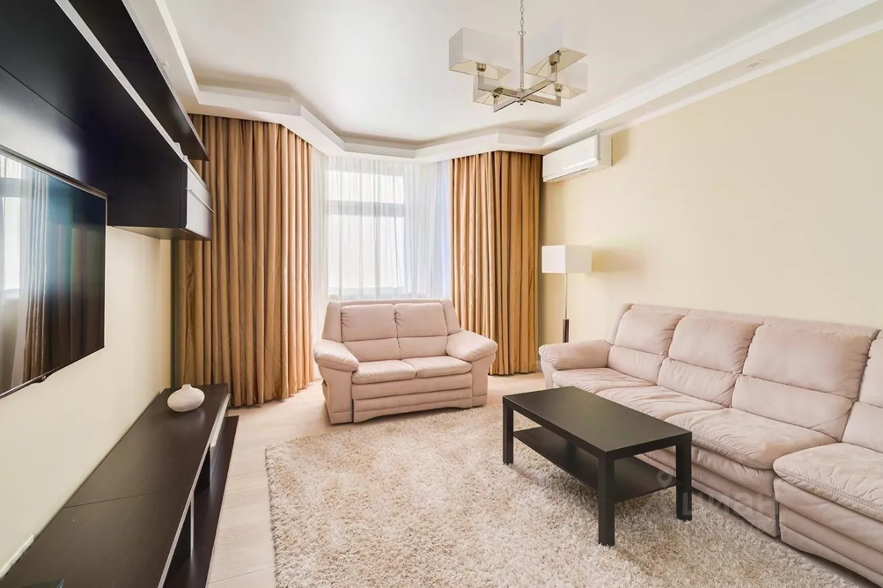 2-комн. квартира, 85 м², 11/17 этаж