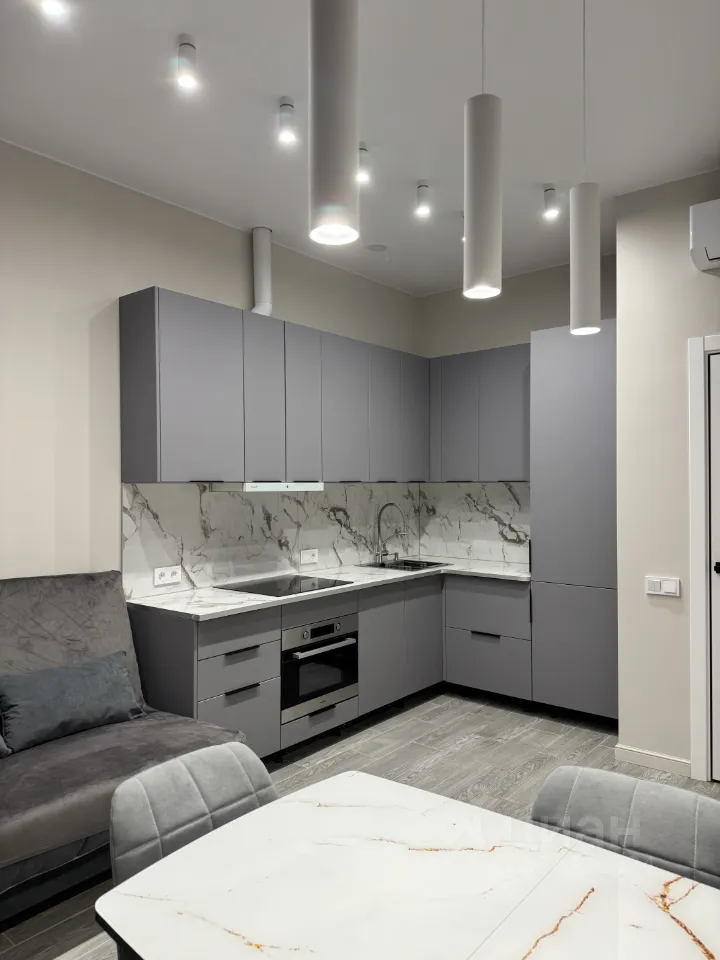 1-комн. квартира, 42 м², 2/20 этаж