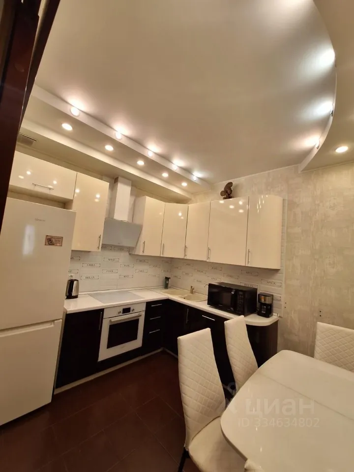 2-комн. квартира, 44,7 м², 30/32 этаж