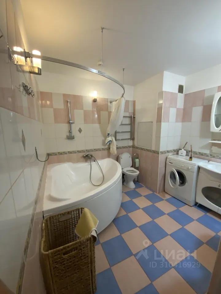 2-комн. квартира, 66 м², 3/9 этаж