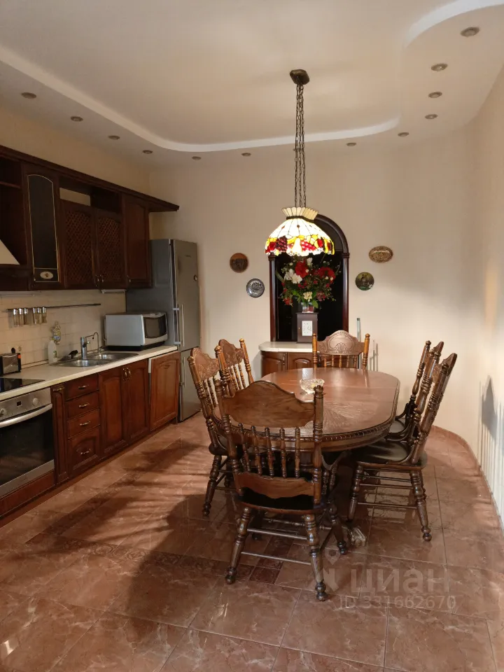 3-комн. квартира, 132 м², 2/22 этаж