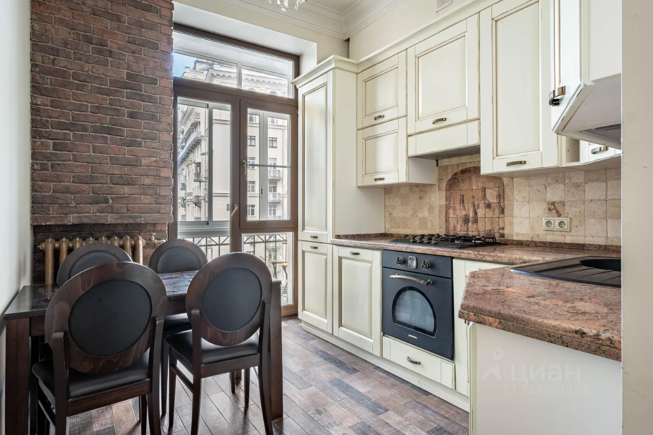 2-комн. квартира, 65 м², 6/14 этаж