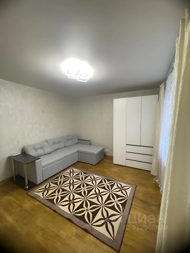 2-комн. квартира, 45 м², 1/9 этаж