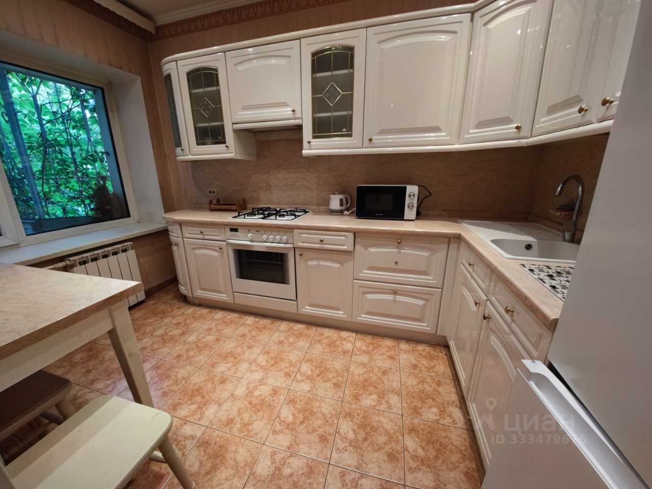 3-комн. квартира, 76 м², 3/6 этаж