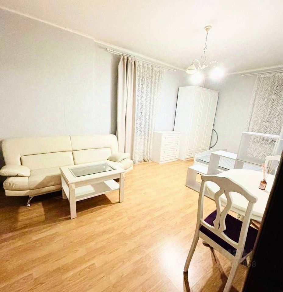 2-комн. квартира, 65 м², 1/6 этаж