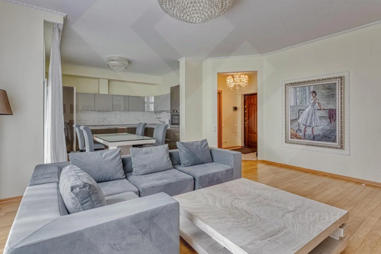 2-комн. квартира, 84 м², 12/22 этаж
