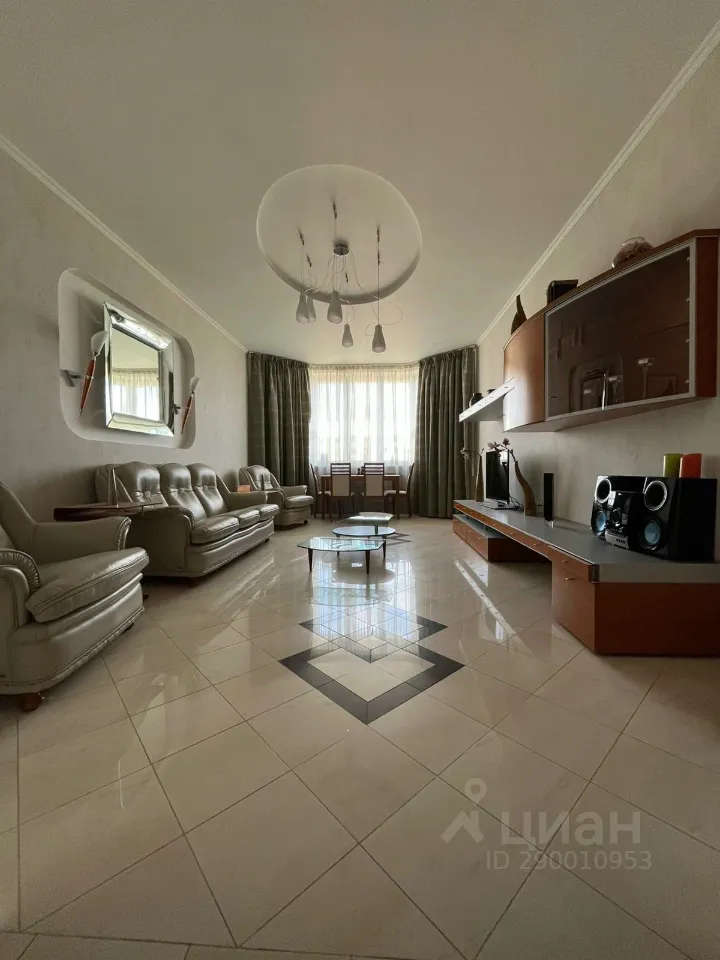 3-комн. квартира, 135 м², 17/18 этаж