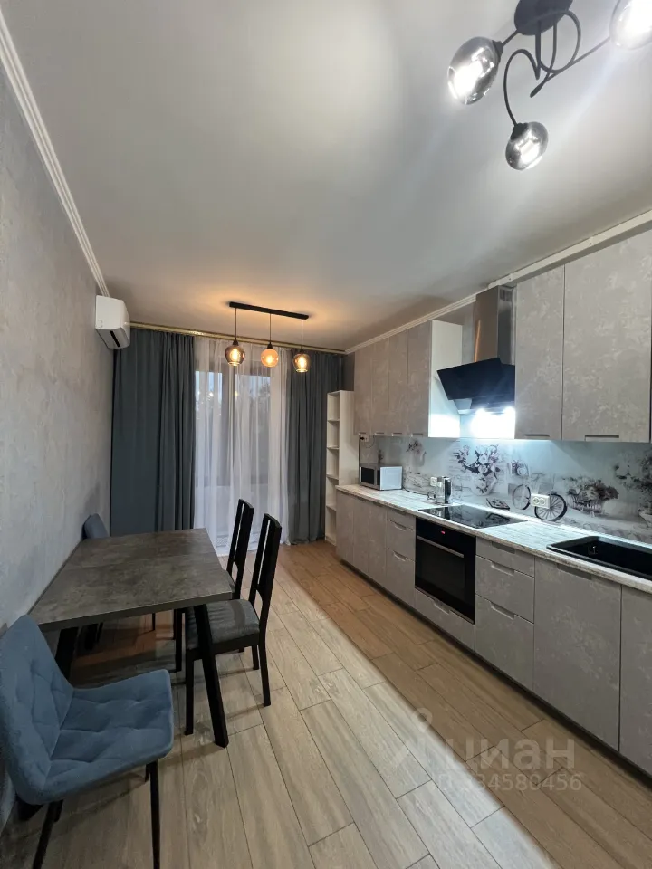 2-комн. квартира, 46 м², 2/30 этаж