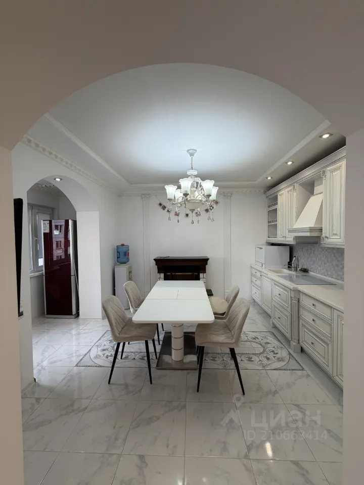3-комн. квартира, 100 м², 3/19 этаж