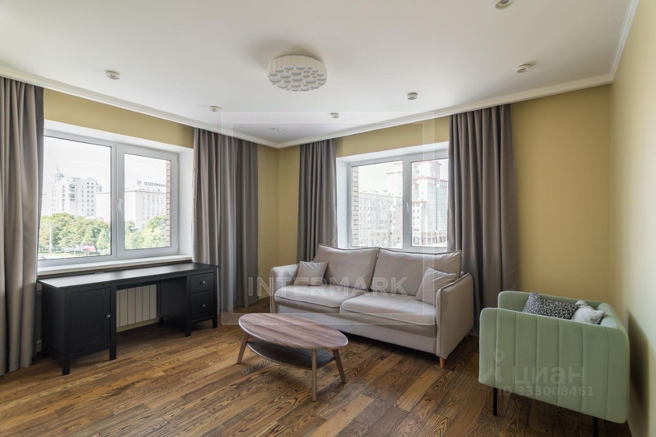2-комн. квартира, 70 м², 4/13 этаж